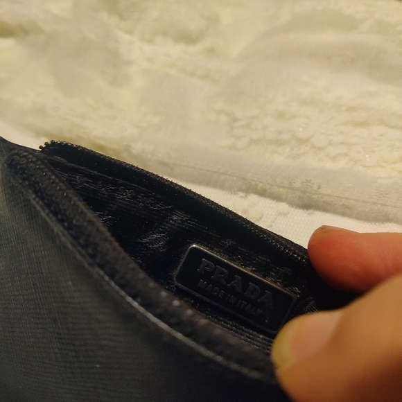 💕PRICE DROP TODAY PRADA💕 CHANGE PURSE 👛 - Picture 10 of 10